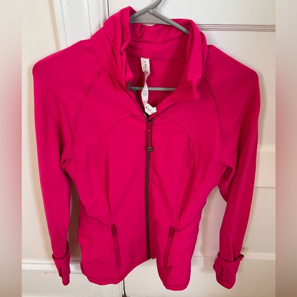 Hot pink lululemon jacket size size 6 in good used condition - Picture 1 of 4